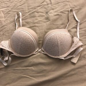 Victoria’s Secret Bombshell Bra Plunge - 32D